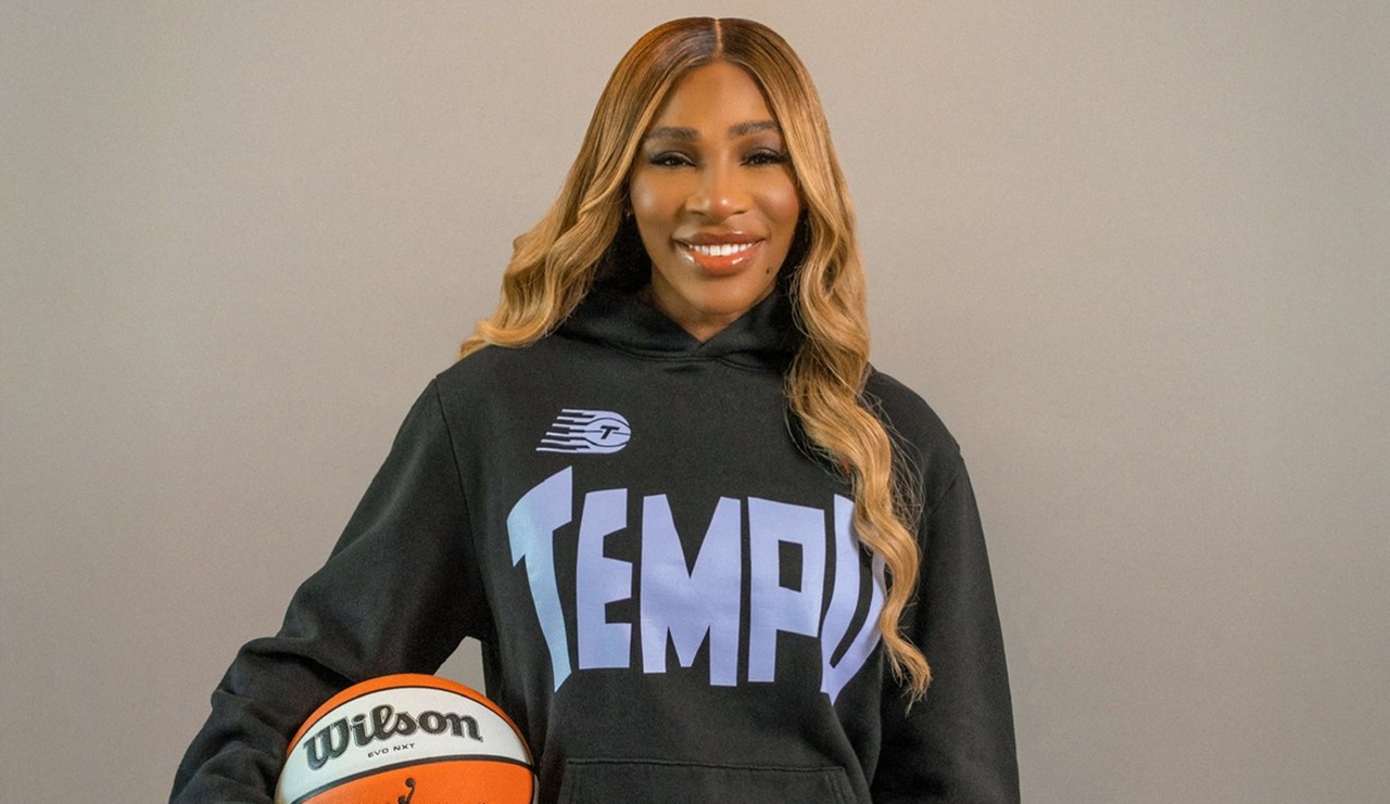 serena-williams-a-trecut-la-baschet!-a-dat-lovitura-cu-un-club-din-wnba