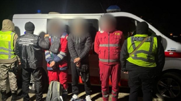 ucraineni-deghizati-in-ambulantieri-ca-sa-nu-fie-recrutati