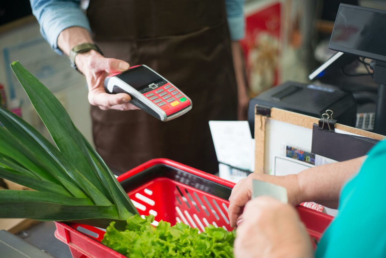vor-exploda-sau-nu-preturile-pana-la-paste?-tanczos-barna-crede-ca-nu,-economistii-il-contrazic
