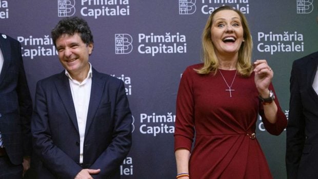 elena-lasconi-nu-se-retrage-cand-isi-depune-candidatura