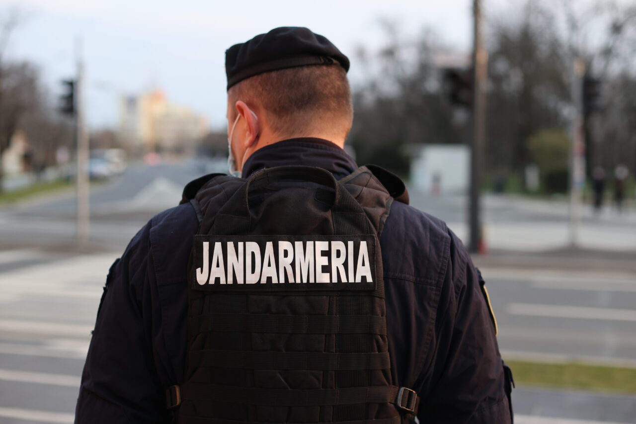 jandarmeria-dezminte-un-fake-news-potrivit-caruia-30%-dintre-jandarmi-nu-sunt-romani