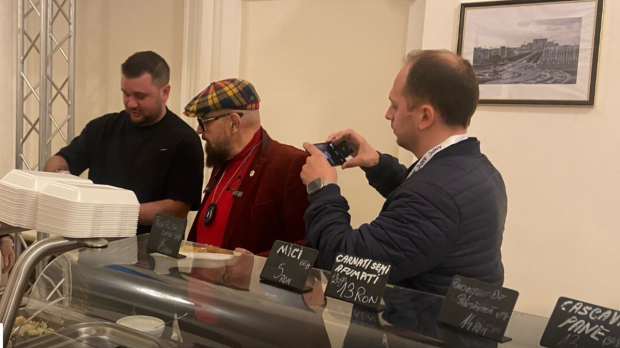decizia-parlamentului-dupa-ce-piedone-a-gasit-gandaci-in-restaurant