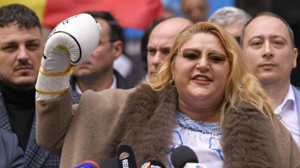diana-sosoaca-spune-ca-i-a-scris-lui-trump-sa-nu-recunoasca-alegerile