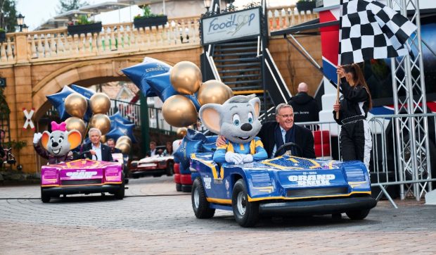 cea-mai-noua-atractie-de-la-europa-park,-germania:-grand-prix-edventure