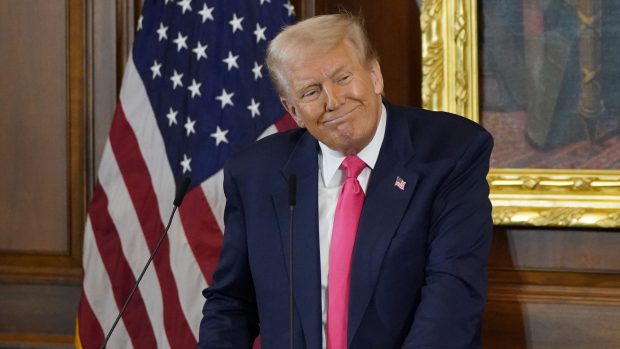 trump-va-vorbi-cu-putin-despre-ucraina:-terenuri-si-centrale-in-joc