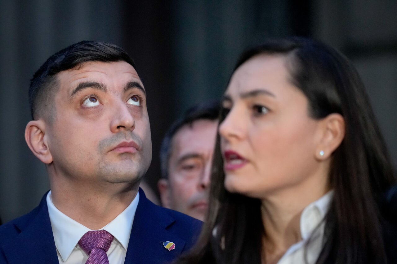 cadou-de-ziua-lui-calin-georgescu.-aur-si-pot-organizeaza-un-nou-miting-„turul-2-inapoi”