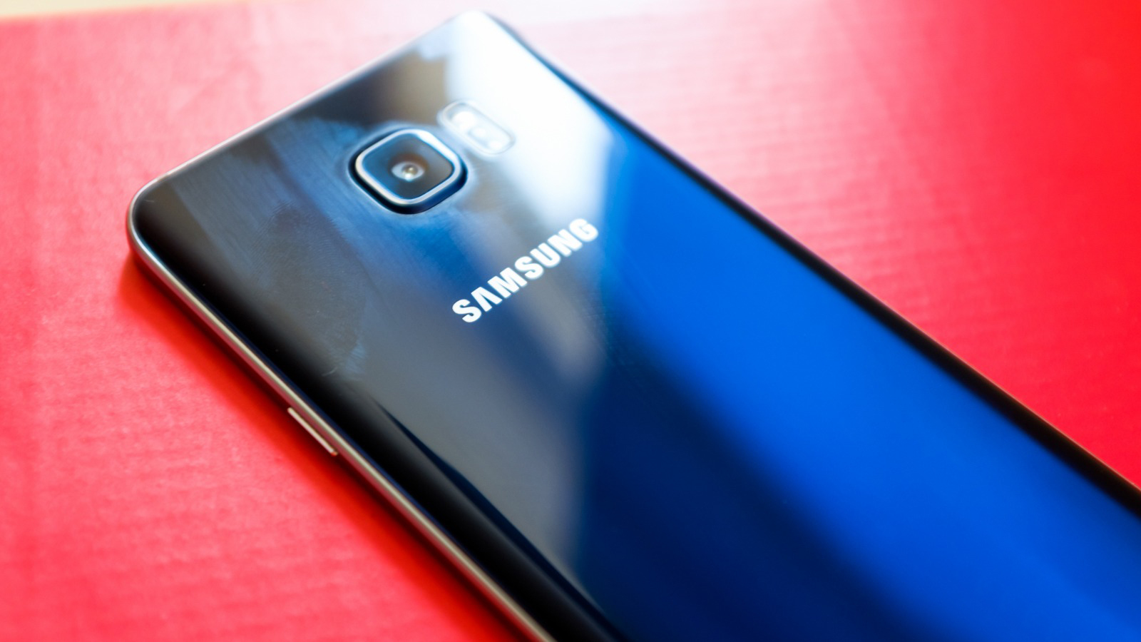 samsung-incepe-actualizarea-telefoanelor-la-android-15