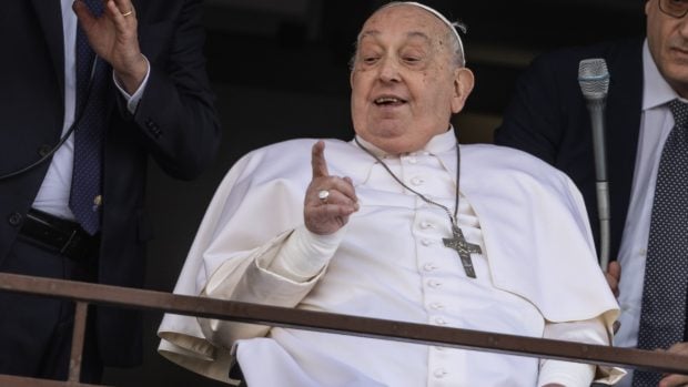 papa-francisc,-prima-aparitie-publica-dupa-internare:-mesaj-pentru-credinciosi