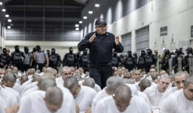 o-judecatoare-critica-tratamentul-inuman-la-care-au-fost-supusi-venezuelenii-deportati-de-trump