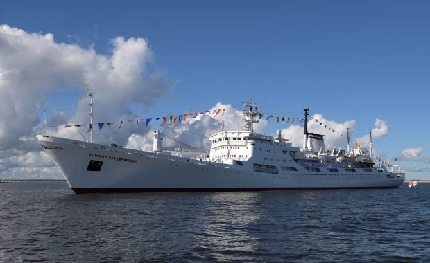 trei-nave-rusesti,-una-suspectaata-de-spionaj,-escortate-de-royal-navy
