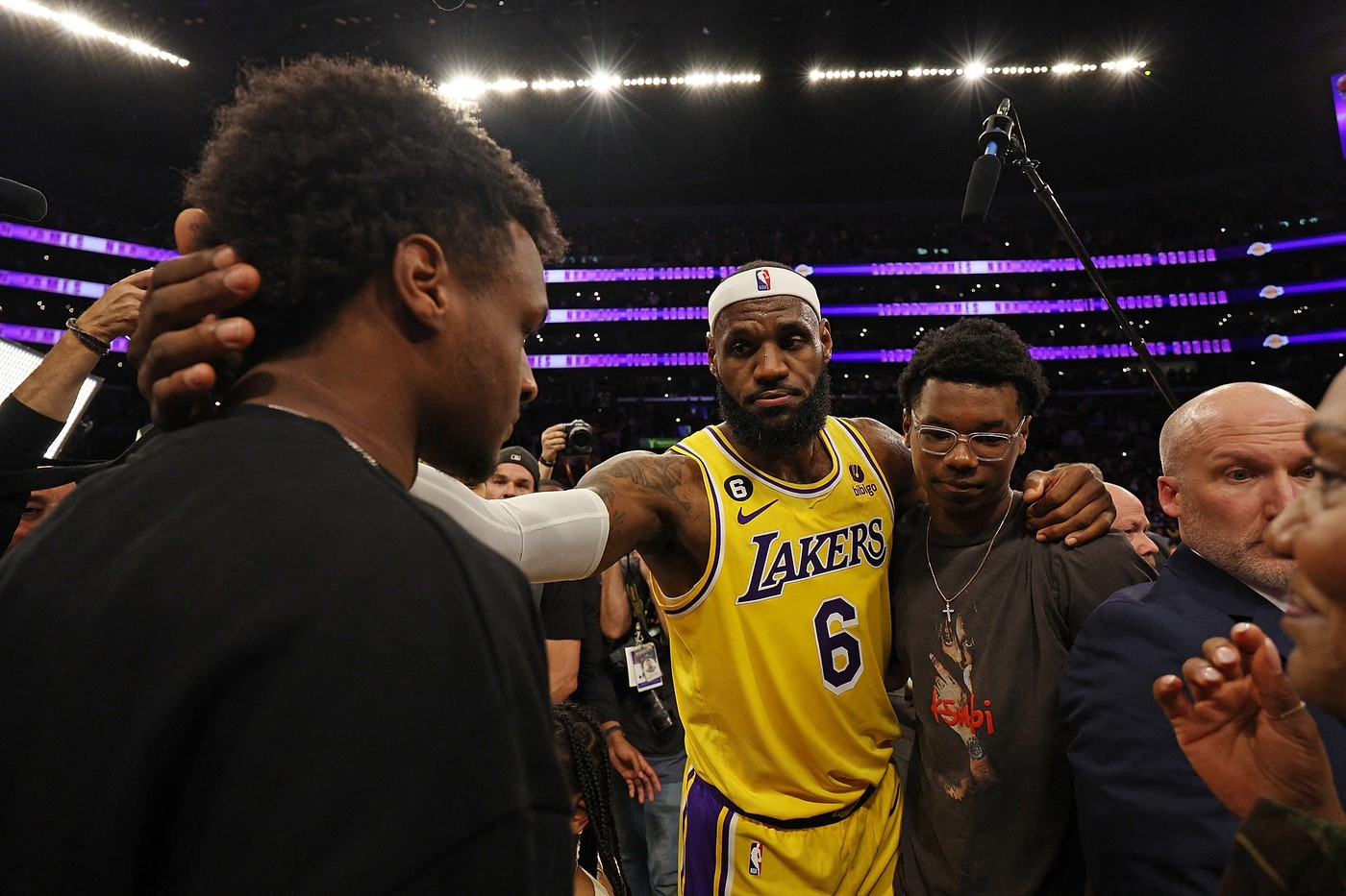 fiul-cel-mic-al-lui-lebron-james-a-dat-lovitura!-jackpot-de-400.000-de-dolari-la-doar-17-ani