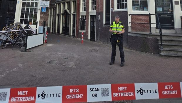 atac-cu-cutitul-in-amsterdam:-cinci-oameni-au-fost-raniti,-iar-suspectul-a-fost-arestat