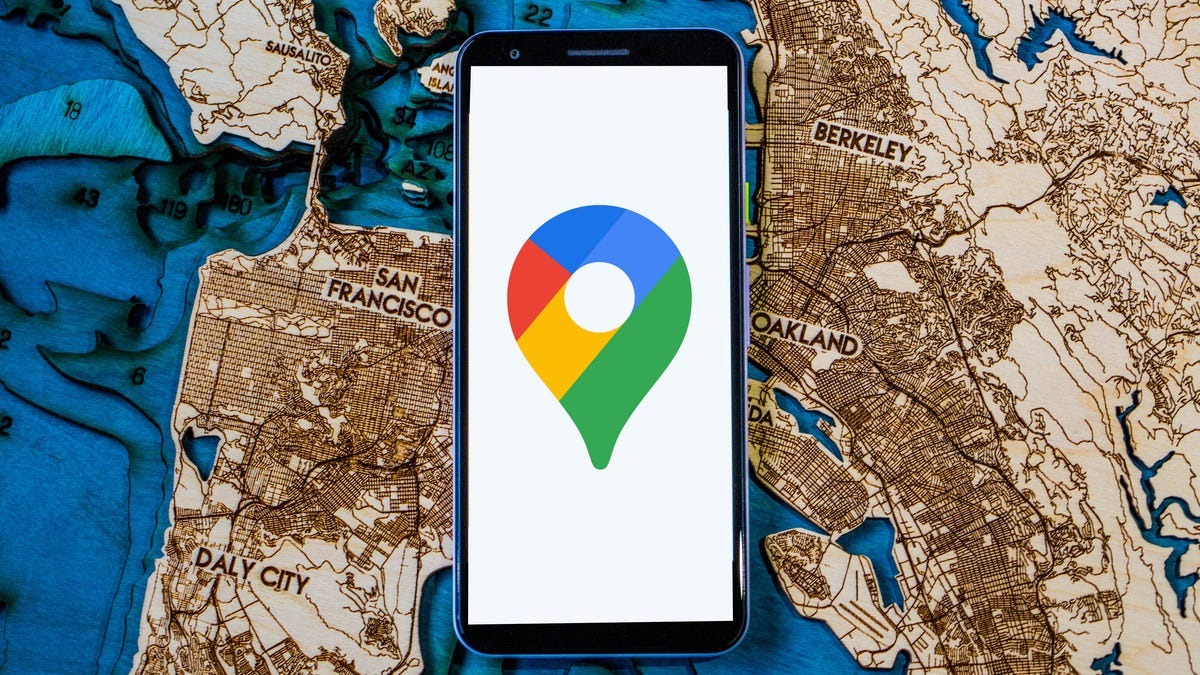 google-maps-devine-mai-inteligent:-cum-te-va-ajuta-noua-actualizare-cu-ai-in-trafic