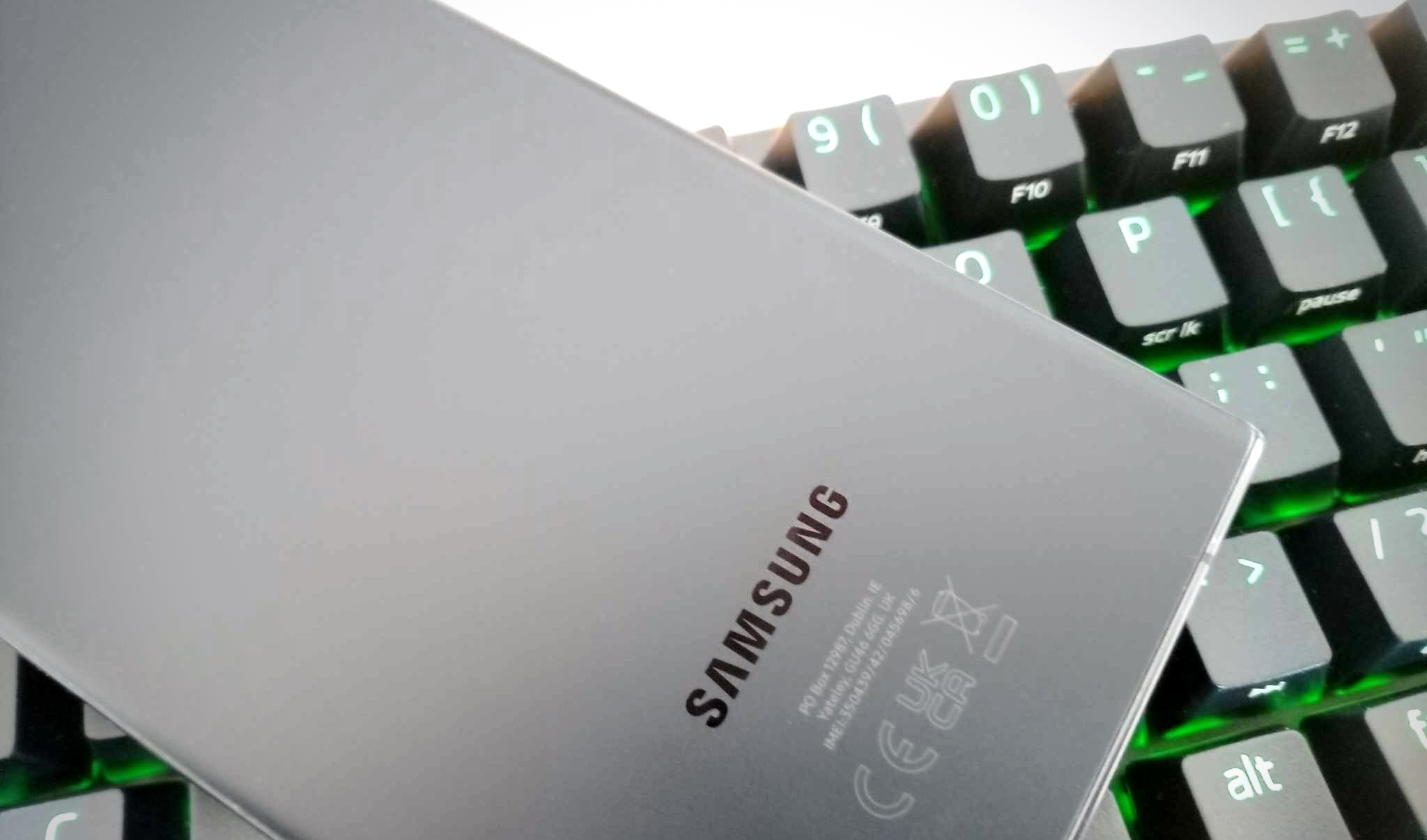 samsung-intrerupe-actualizarea-la-android-15-din-cauza-unui-bug
