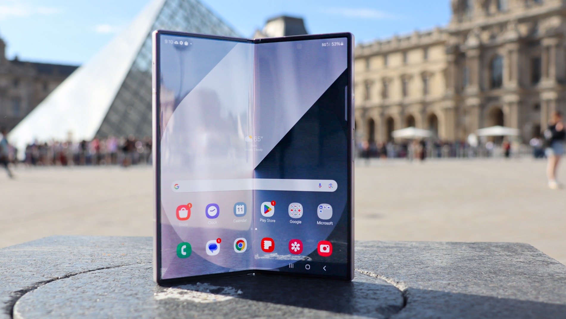 galaxy-z-fold7-revolutia-pliabila-de-la-samsung-sau-doar-un-upgrade-rafinat?