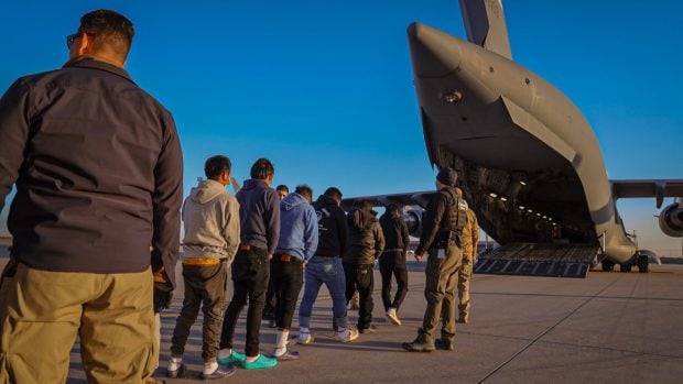 un-judecator-american-interzice-administratiei-trump-deportarea-rapida-a-imigrantilor