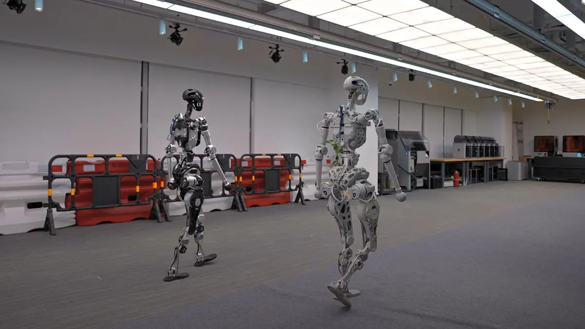 ar-putea-fi-primul-robot-care-merge-ca-un-om