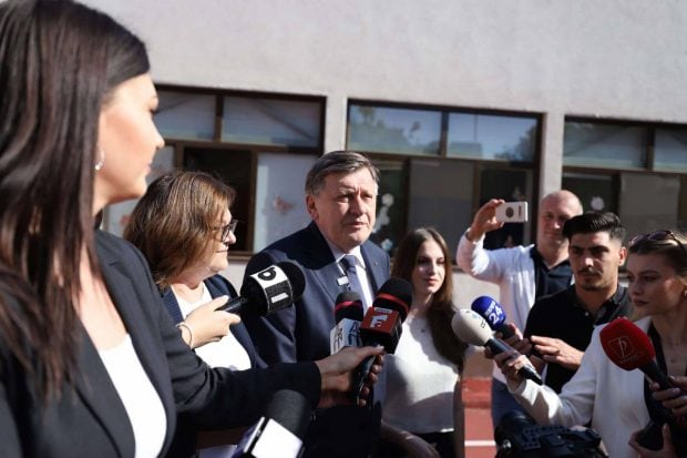 crin-antonescu,-mesaj-dupa-ce-a-pierdut-intrarea-in-turul-2-al-alegerilor-prezidentiale