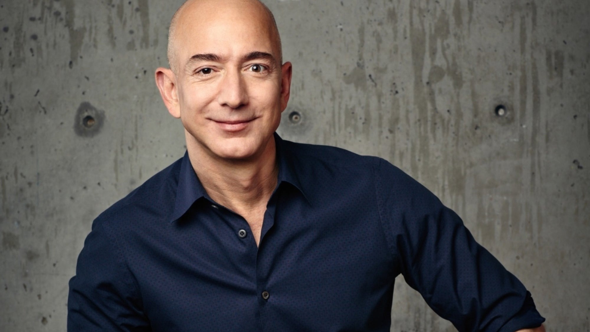 jeff-bezos-isi-vinde-din-imperiu:-planuri-de-4,75-miliarde-de-dolari-in-actiuni-amazon