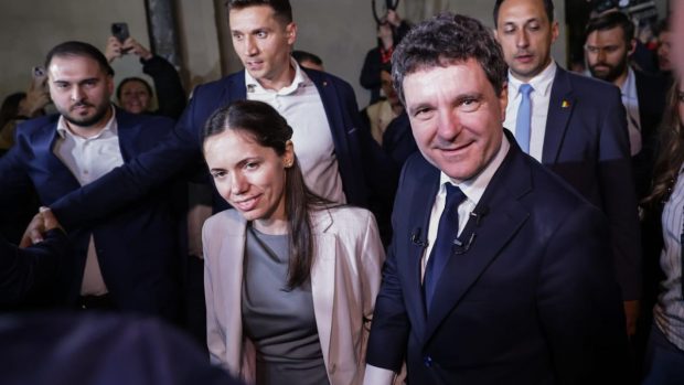 cum-s-a-votat-in-bucuresti-la-alegerile-prezidentiale.-cati-romani-l-au-ales-pe-nicusor-dan