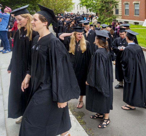administratia-trump-a-interzis-universitatii-harvard-de-a-mai-primi-studenti-straini