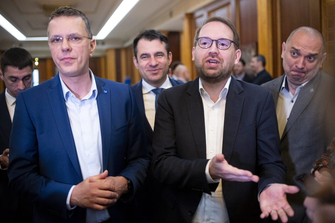 da-in-clocot-usr?-partidul,-divizat-intre-putere-si-cei-care-vor-alta-organizatie