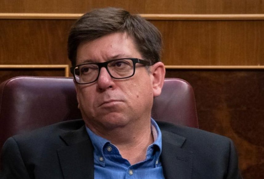 demisie-in-ultima-clipa:-oficialul-francisco-salazar-se-retrage-dupa-acuzatii-de-hartuire-sexuala