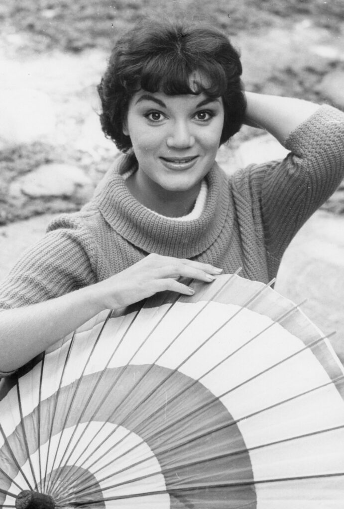 vedeta-pop-a-anilor-`50-`60,-connie-francis-a-murit-la-87-de-ani