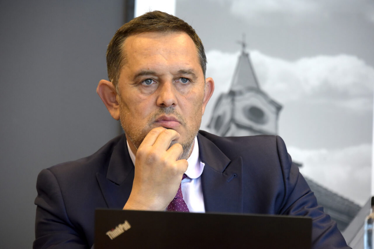 gheorghe-piperea-(aur):-declaratiile-lui-laszlo-tokes-sunt-neavenite-si-provocatoare!