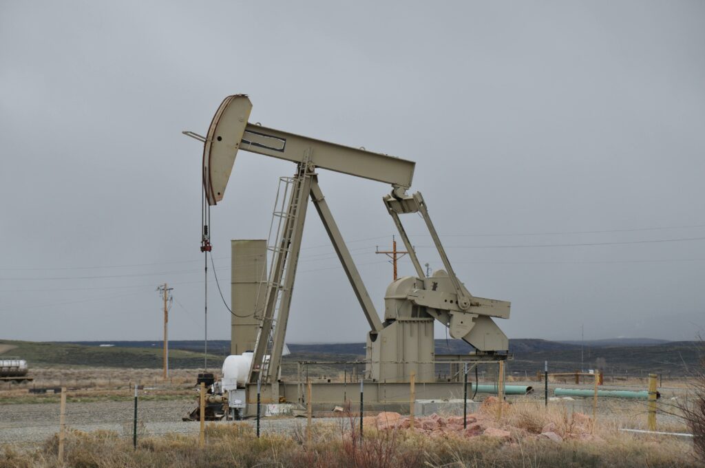 pretul-petrolului-creste-dupa-acordul-comercial-sua-ue