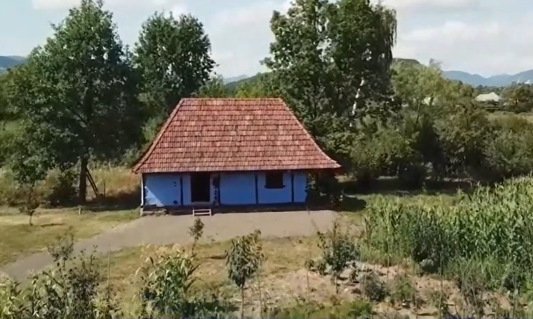 minunea-din-tara-oasului.-un-muzeu-autentic-taranesc-sta-sa-rasara-in-toagul-pastorului