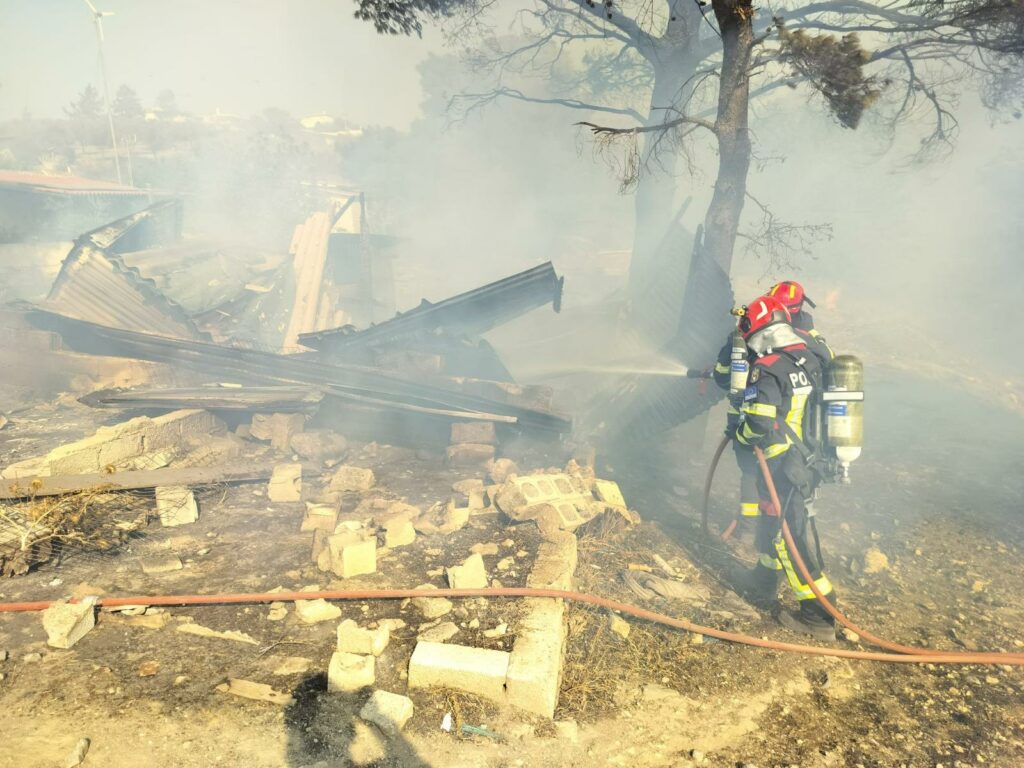 pompierii-romani-din-grecia,-gata-sa-intervina-la-noi-incendii-de-padure