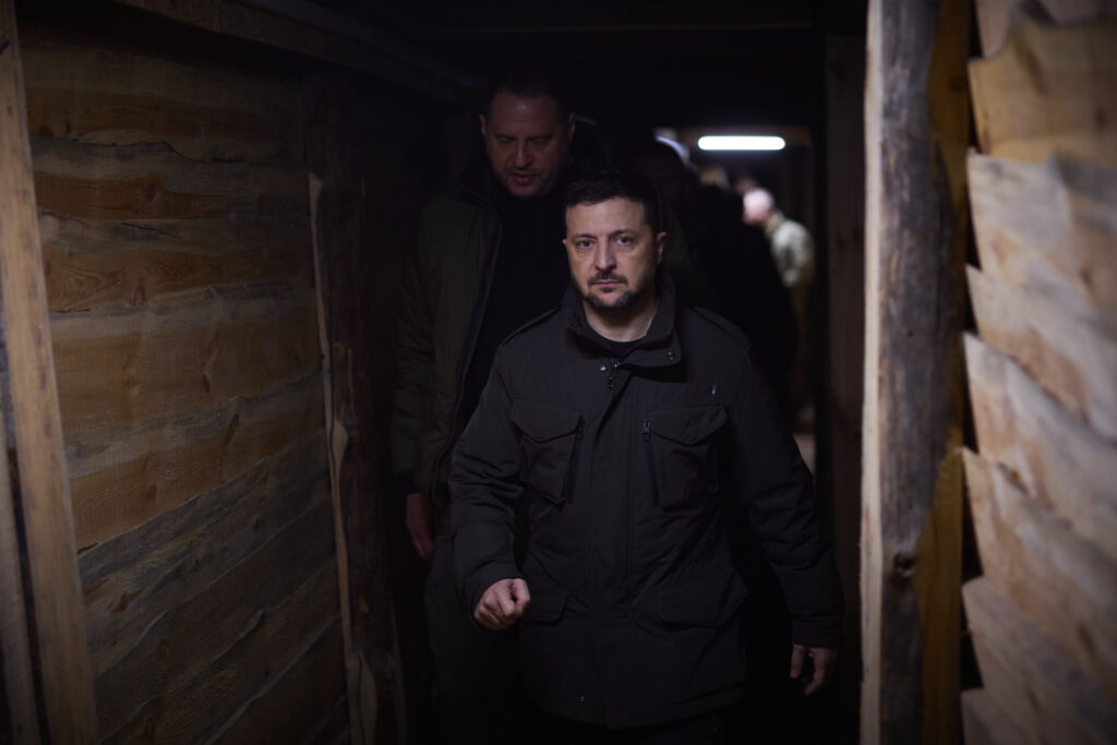 zelenski-afirma-ca-ucraina-nu-isi-va-retrage-trupele-din-donbas.-lupte-intense-in-regiunea-donetk