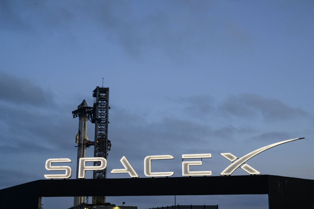 spacex-amana-lansarea-unei-rachete-starship-din-cauza-vremii-nefavorabile