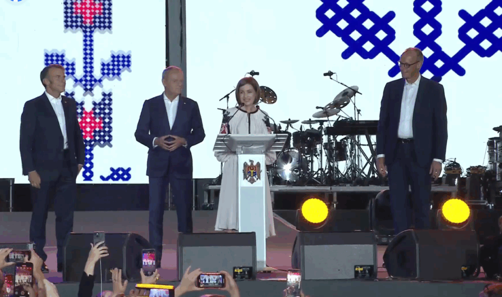 moment-istoric-la-chisinau.-macron-si-tusk-s-au-adresat-moldovenilor-in-limba-romana