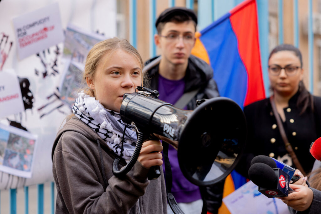 greta-thunberg-pleaca-din-barcelona-spre-gaza-pentru-a-rupe-blocada-ilegala