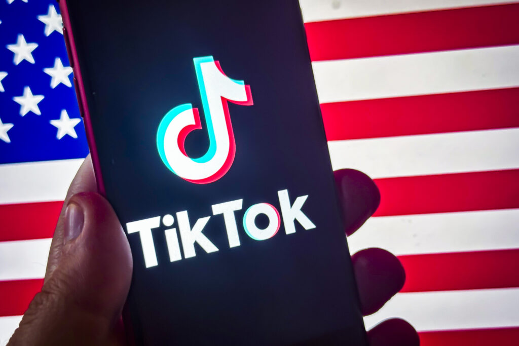 tiktok-va-sterge-materialele-grafice-privind-asasinarea-activistului-charlie-kirk