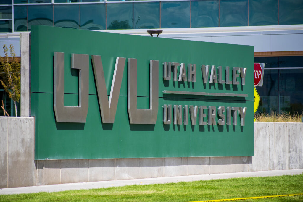 universitatea-unde-charlie-kirk-a-fost-impuscat-se-confrunta-cu-oprobriul-public