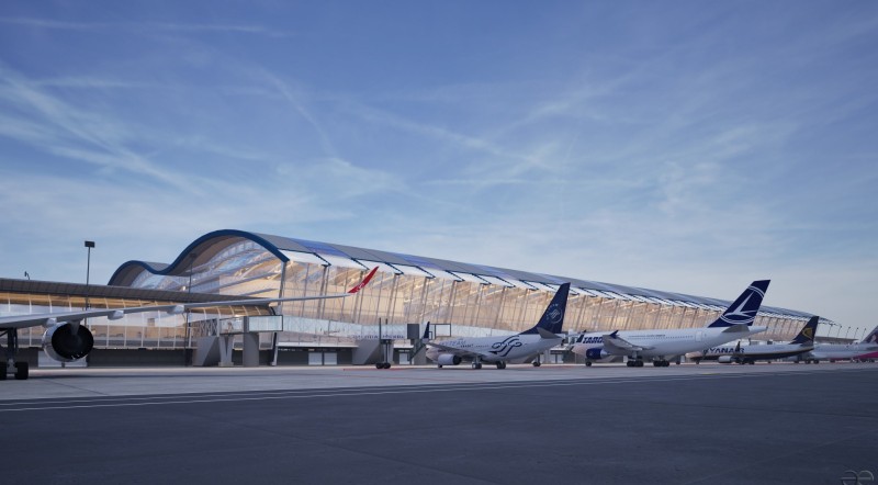 aeroportul-din-copenhaga-se-redeschide-dupa-aparitia-unor-drone