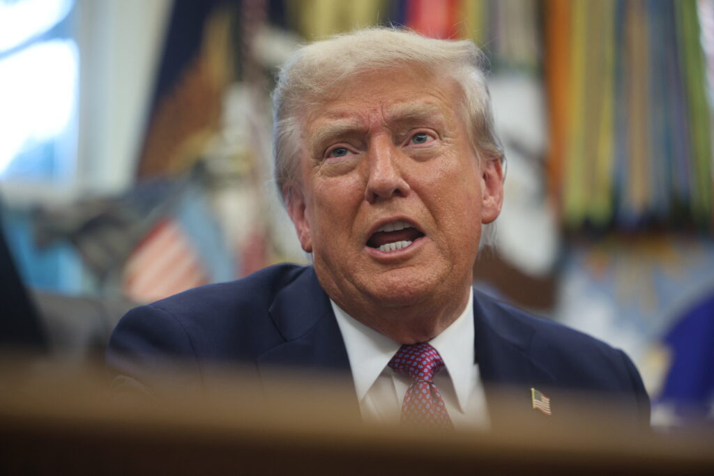 trump-confirma-autorizarea-unei-operatiuni-secrete-a-cia-in-venezuela