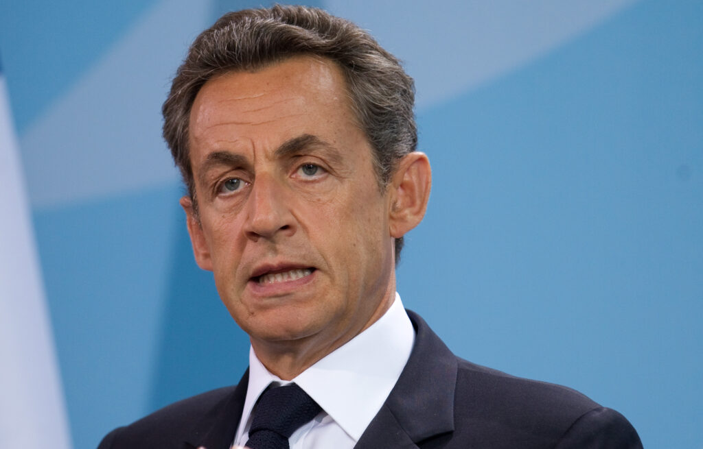 fostul-presedinte-francez-sarkozy-s-a-intalnit-cu-macron-inainte-a-merge-la-inchisoare