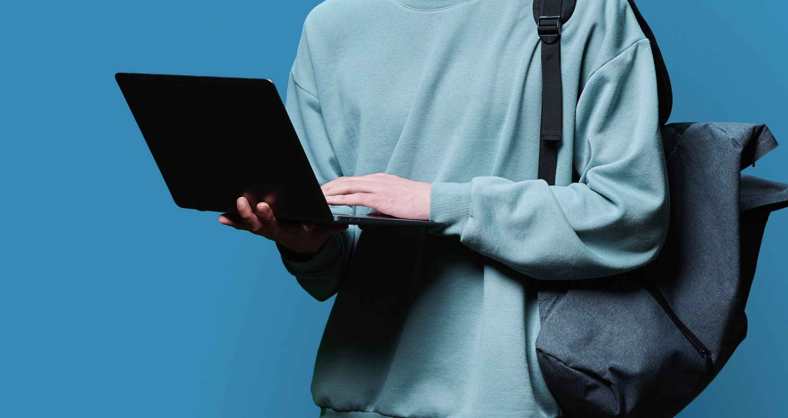 sase-tendinte-care-fac-din-2025-un-an-de-succes-pentru-laptopuri