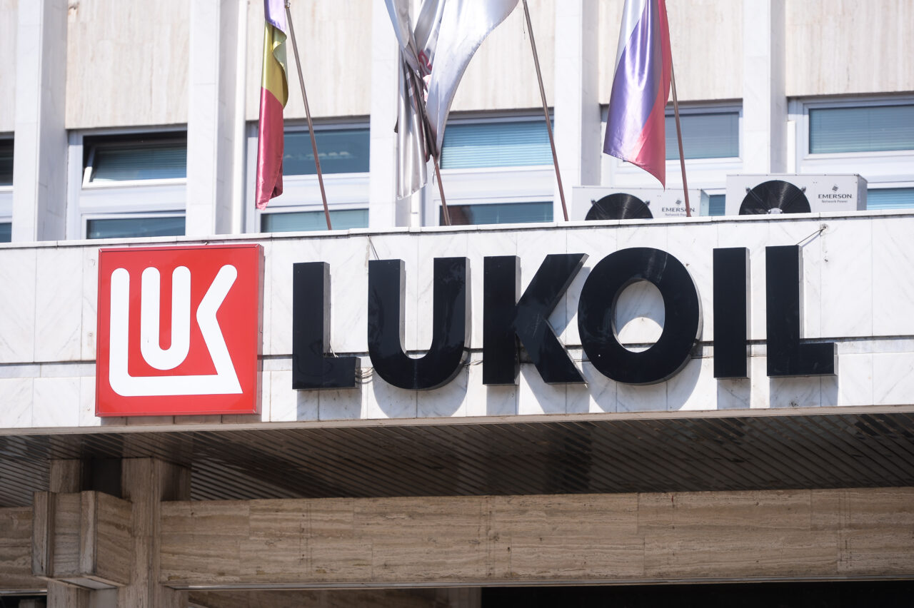 lukoil-si-a-gasit-cumparator