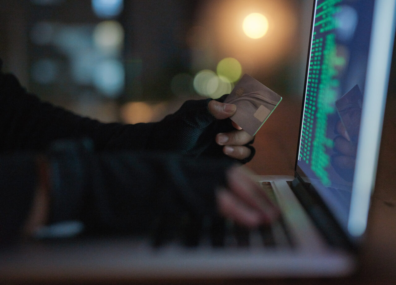 o-noua-tentativa-de-frauda-online.-metoda-care-pacaleste-romanii-si-le-fura-datele-cardului