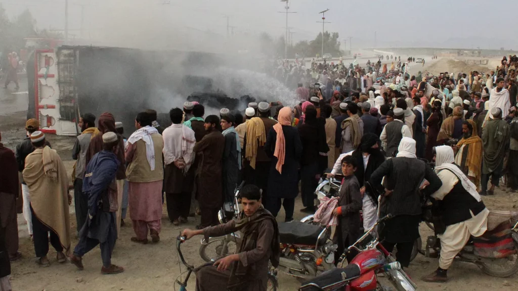 fortele-pakistaneze-au-eliminat-23-de-militanti-intr-un-raid-la-granita-cu-afganistan