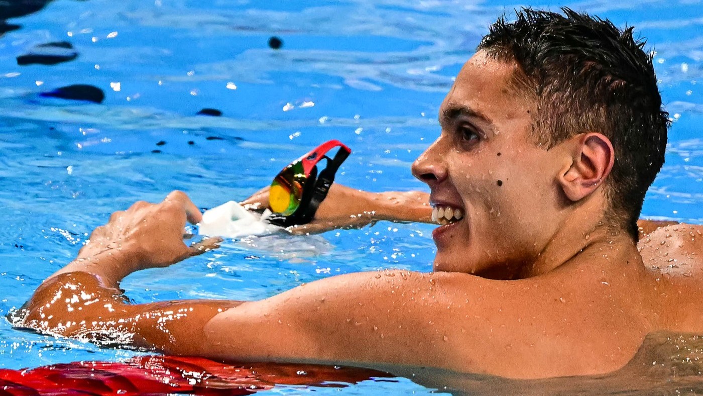 ce-imagini-a-publicat-world-aquatics-cu-david-popovici:-timpul-chiar-zboara