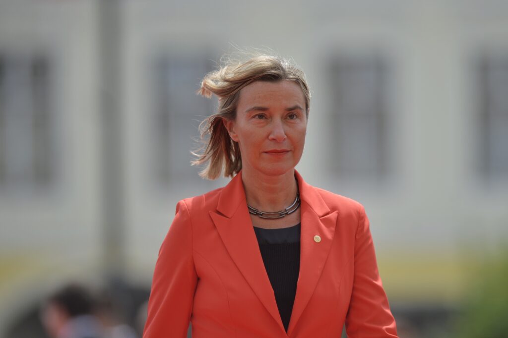 fosta-sefa-a-politicii-externe-a-ue-a-demisionat-din-functia-de-rector-al-colegiului-europei-in-urma-unei-anchete-pentru-frauda