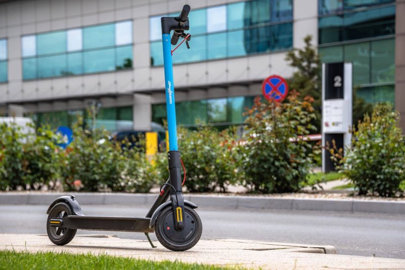 ce-inseamna-noile-reguli-pentru-trotinete-electrice-si-cum-se-aplica-soferilor-in-trafic