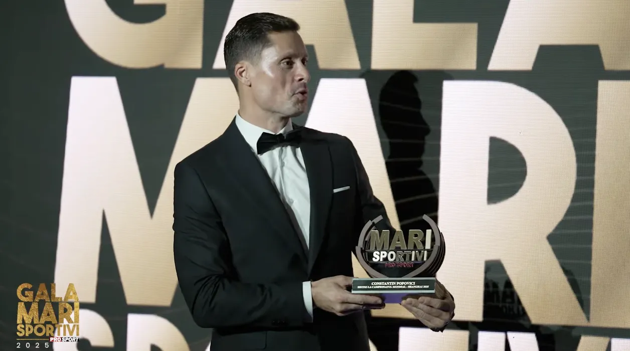 gala-mari-sportivi-prosport-2025-|-constantin-popovici,-premiat-pentru-medalia-de-bronz-obtinuta-la-campionatele-mondiale-de-natatie