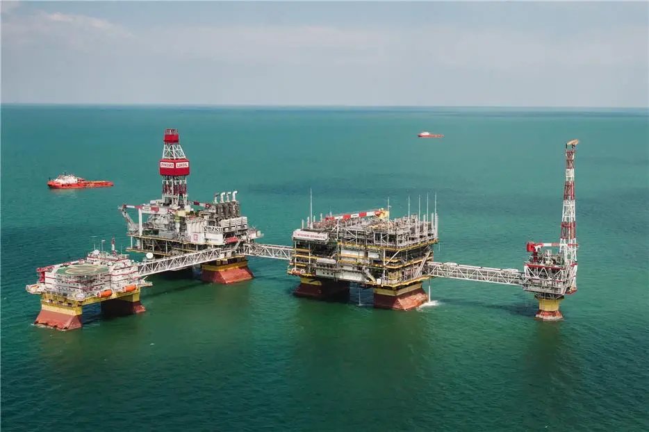 ucraina-a-atacat-cu-drone-o-platforma-petroliera-lukoil-din-marea-caspica